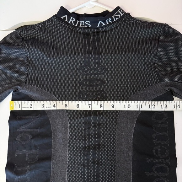 Aries Arise Women's Long Sleeve Column Base Layer Top in Black XS - Picture 11 of 12
